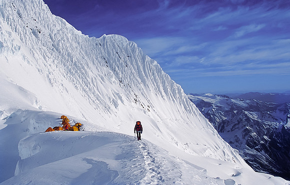 manaslu-nepal_mountain-climbing_adventure-photography_andrew-peacock