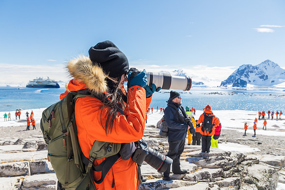 apeacock_antarctica_241215-42381