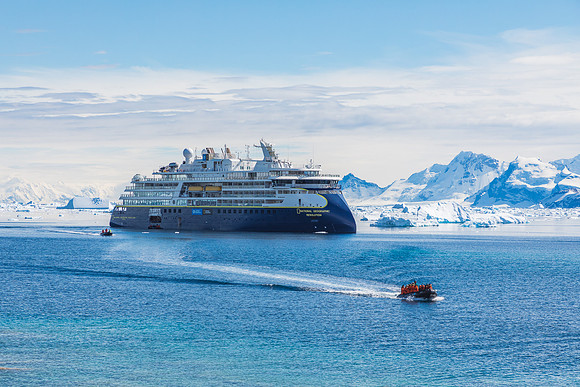 apeacock_antarctica_241215-42354