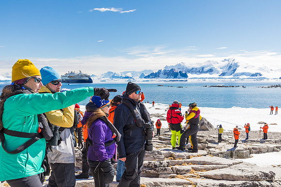 apeacock_antarctica_241215-42404