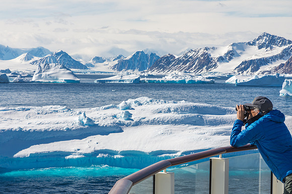 apeacock_antarctica_241215-42317