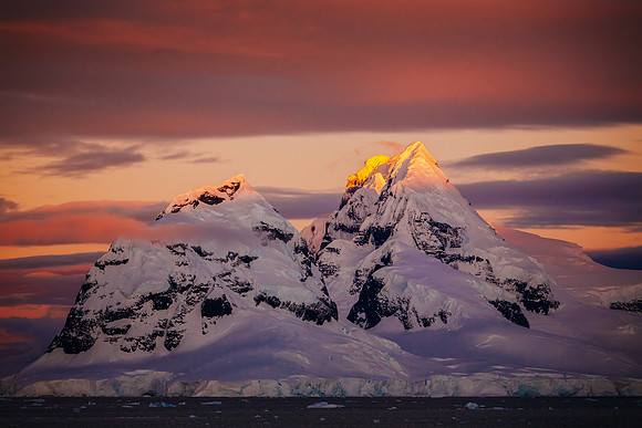 apeacock_antarctica_141205-34038